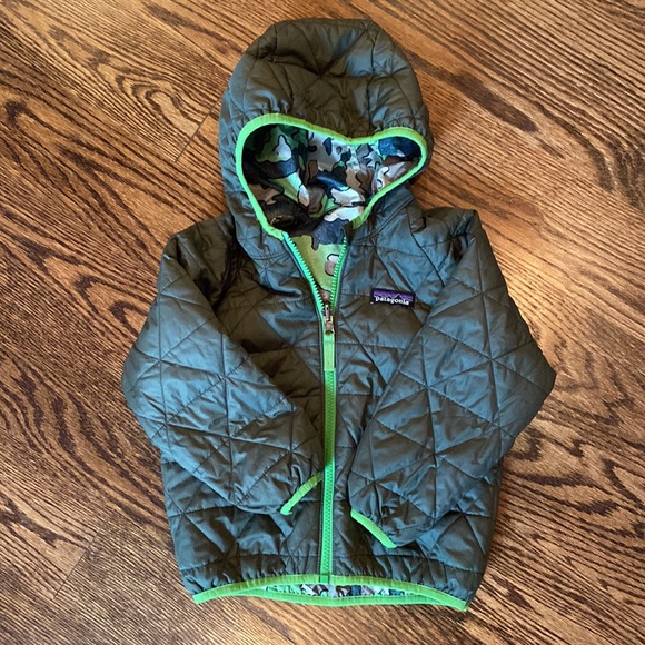 Lightweight Quilted Hooded Patagonia Jacket - Picture 5 of 6